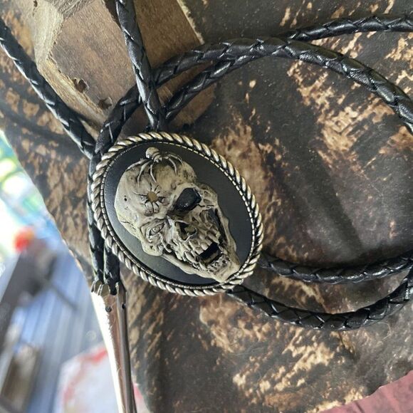 Spider Skull Cameo Pendant Bolo Necklace Lariat Tie Gothic Rockabilly Steampunk - Picture 10 of 12
